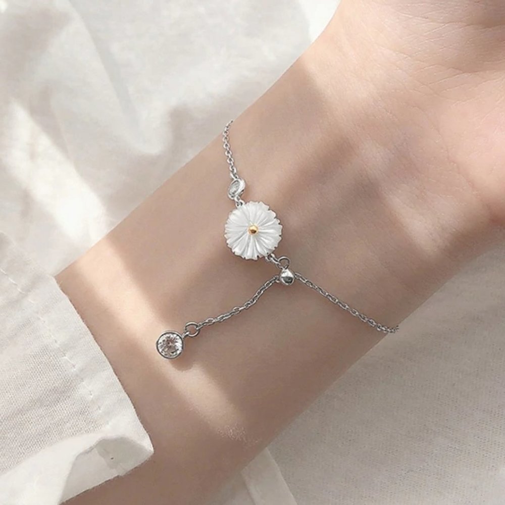 *NEW 925 Sterling Silver Shell Daisy Bracelet
